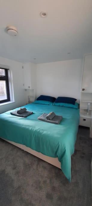Sycamore Lodge Kent With Ev Zappi Type 2, Swimming Pool For A Fee Sellindge المظهر الخارجي الصورة