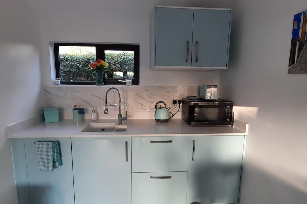 Sycamore Lodge Kent With Ev Zappi Type 2, Swimming Pool For A Fee Sellindge المظهر الخارجي الصورة